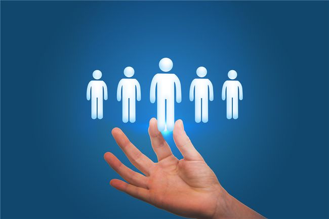 深圳十大獵頭公司：全國鋰電池行業(yè)總產(chǎn)值**突破萬億！